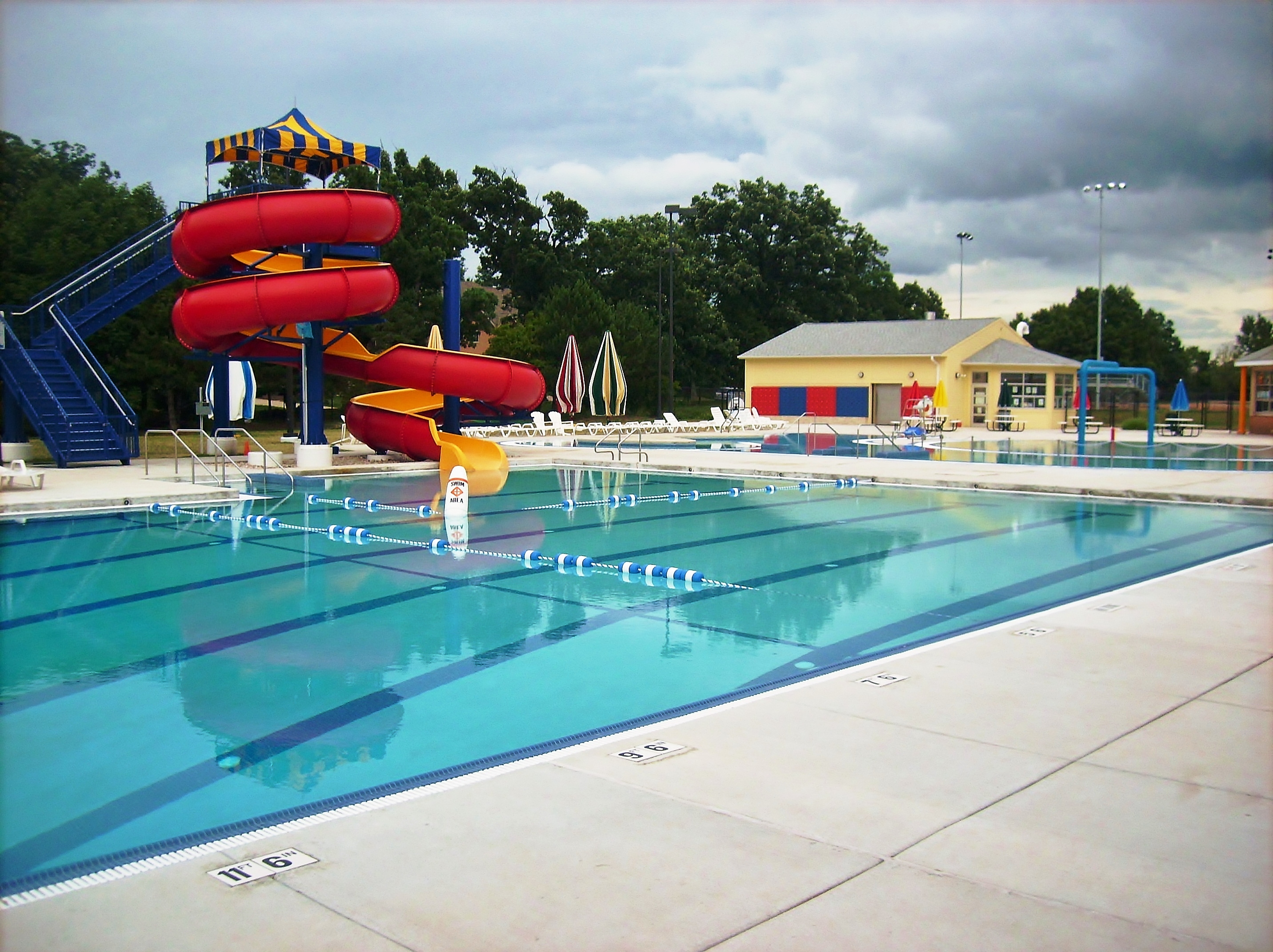 memorial park aquatic center